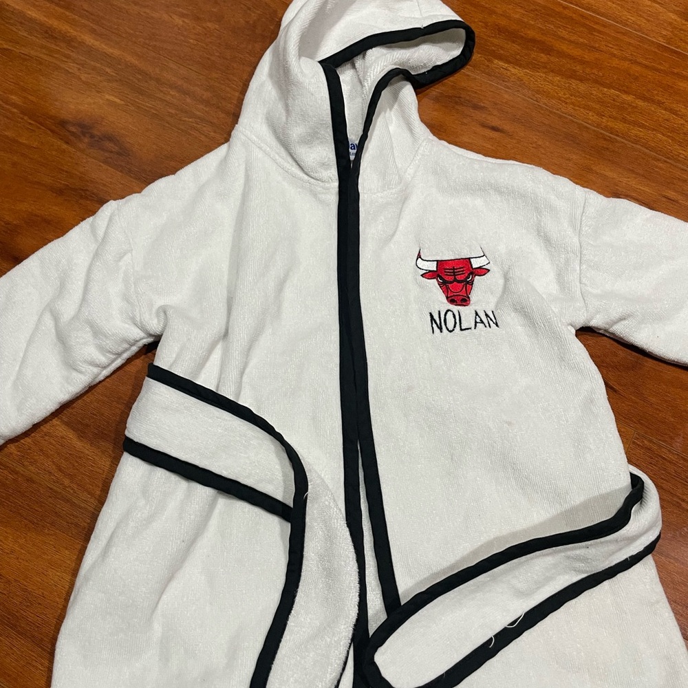 NBA Chicago bulls Kids Hooded Pajama Robe, personalized with the name Nolan